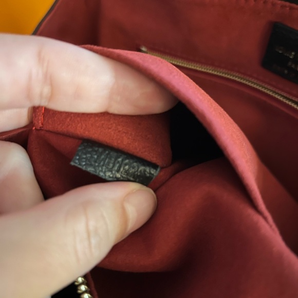 Louis Vuitton Petit Palais - Picture 11 of 12